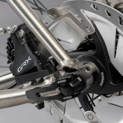 Genesis Bike Vélo Gravel Genesis Croix De Fer Titane Gris - 2022 13 Genesis Bike Vélo Gravel Genesis Croix De Fer Titane Gris - 2022 -Pièces Route Boutique velo gravel genesis croix de fer titane gris 2022 5